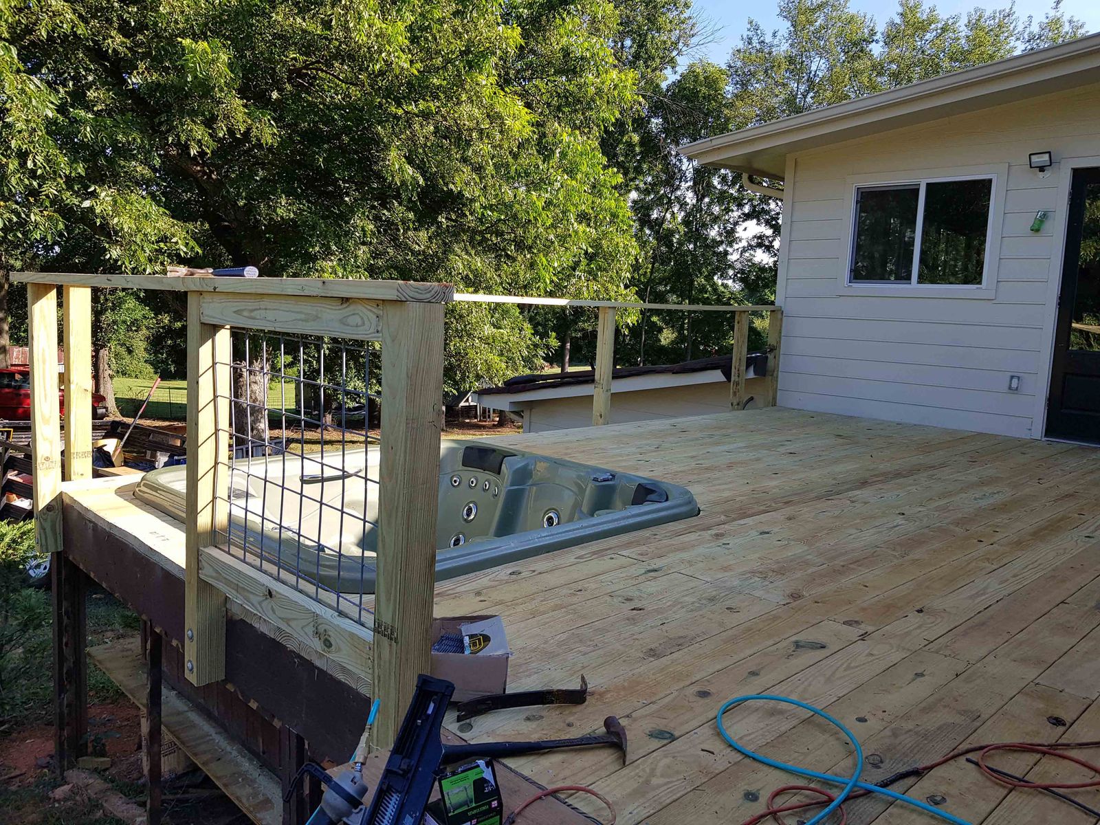 Deck & Fence Repair, Painting & Staining